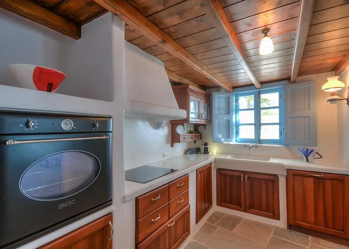 Villa Unique Beachfront Cycladic @