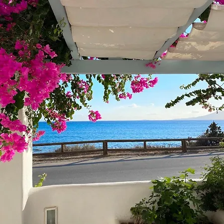 Villa Unique Beachfront Cycladic @ *