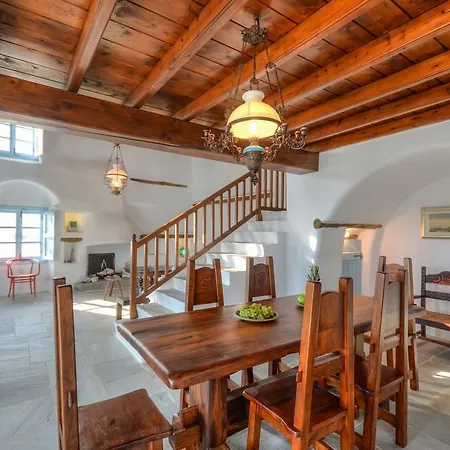 Unique Beachfront Cycladic @ Villa Ágios Prokópios