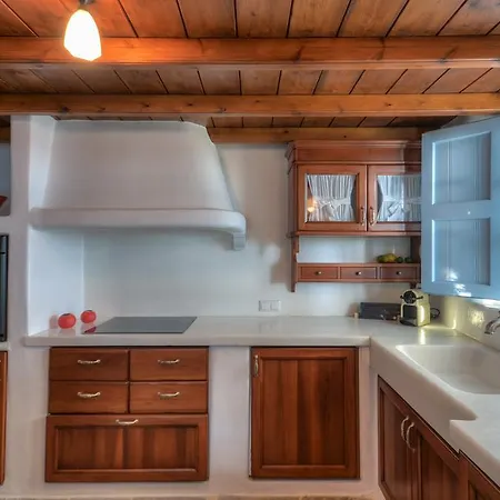 Unique Beachfront Cycladic @ Villa Ágios Prokópios