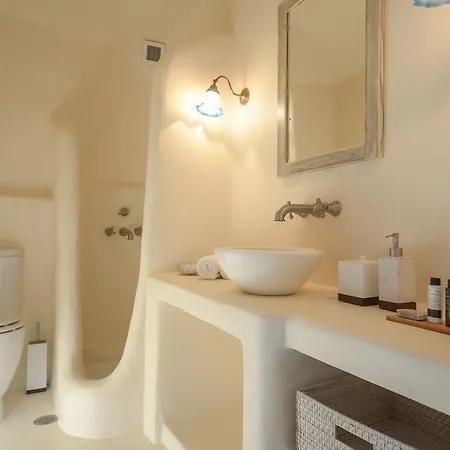 Villa Unique Beachfront Cycladic @ *