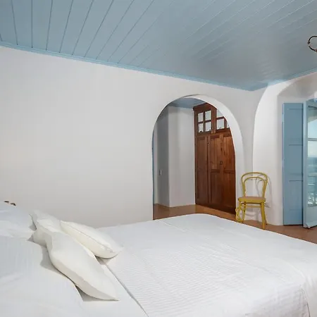 Unique Beachfront Cycladic @ Ágios Prokópios