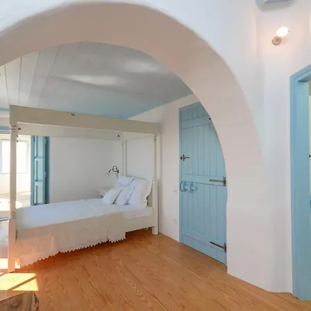Unique Beachfront Cycladic @ Villa Agios Prokopios (Naxos)
