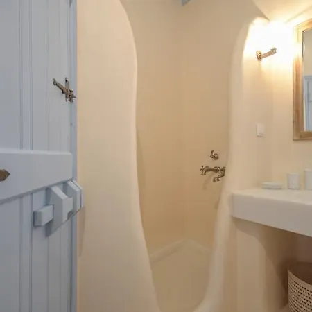 Unique Beachfront Cycladic @ * Ágios Prokópios